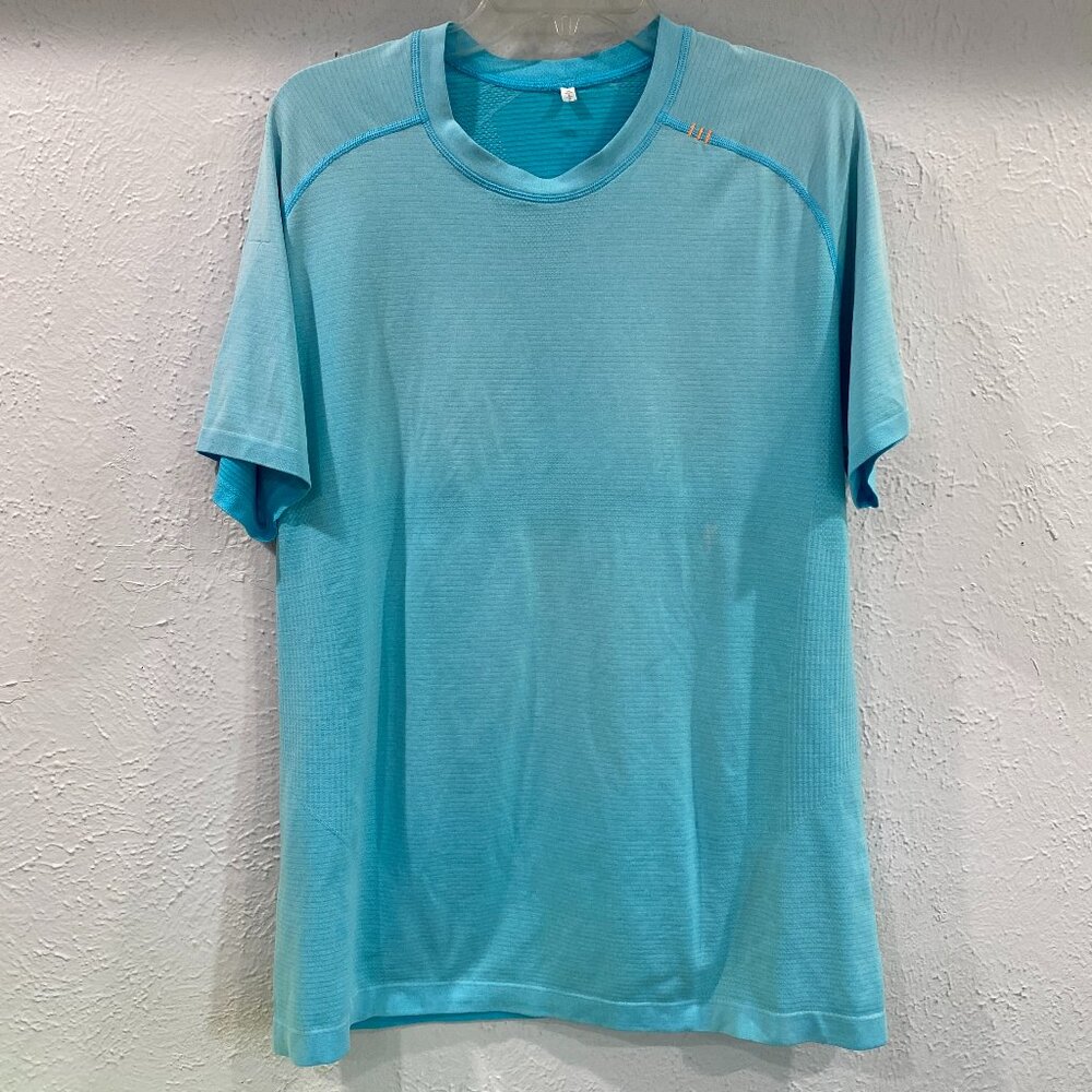 LuLuLemon Metal Vent Tech Short sleeve shirt, men's size Large, turquoise.